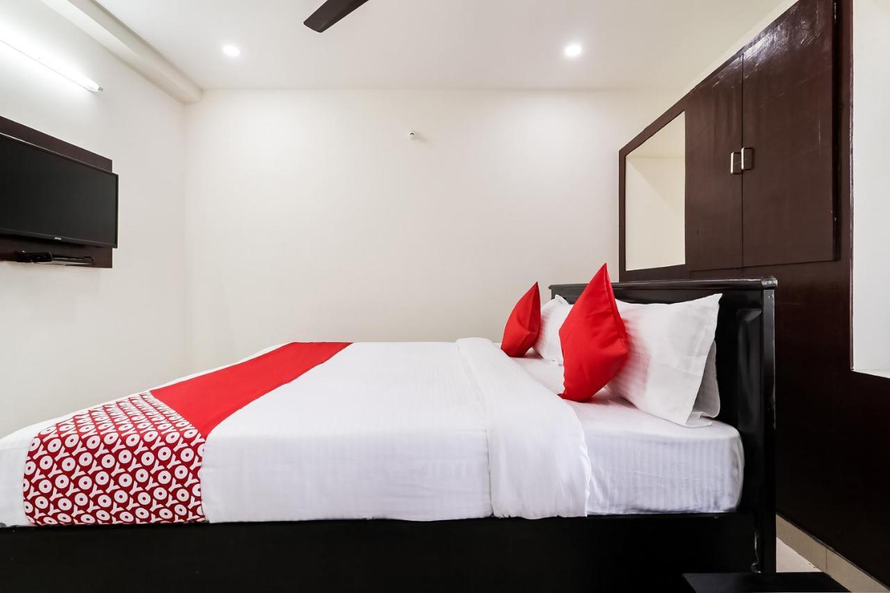 Oyo Victory Grand Hotel Tadepalle Ngoại thất bức ảnh