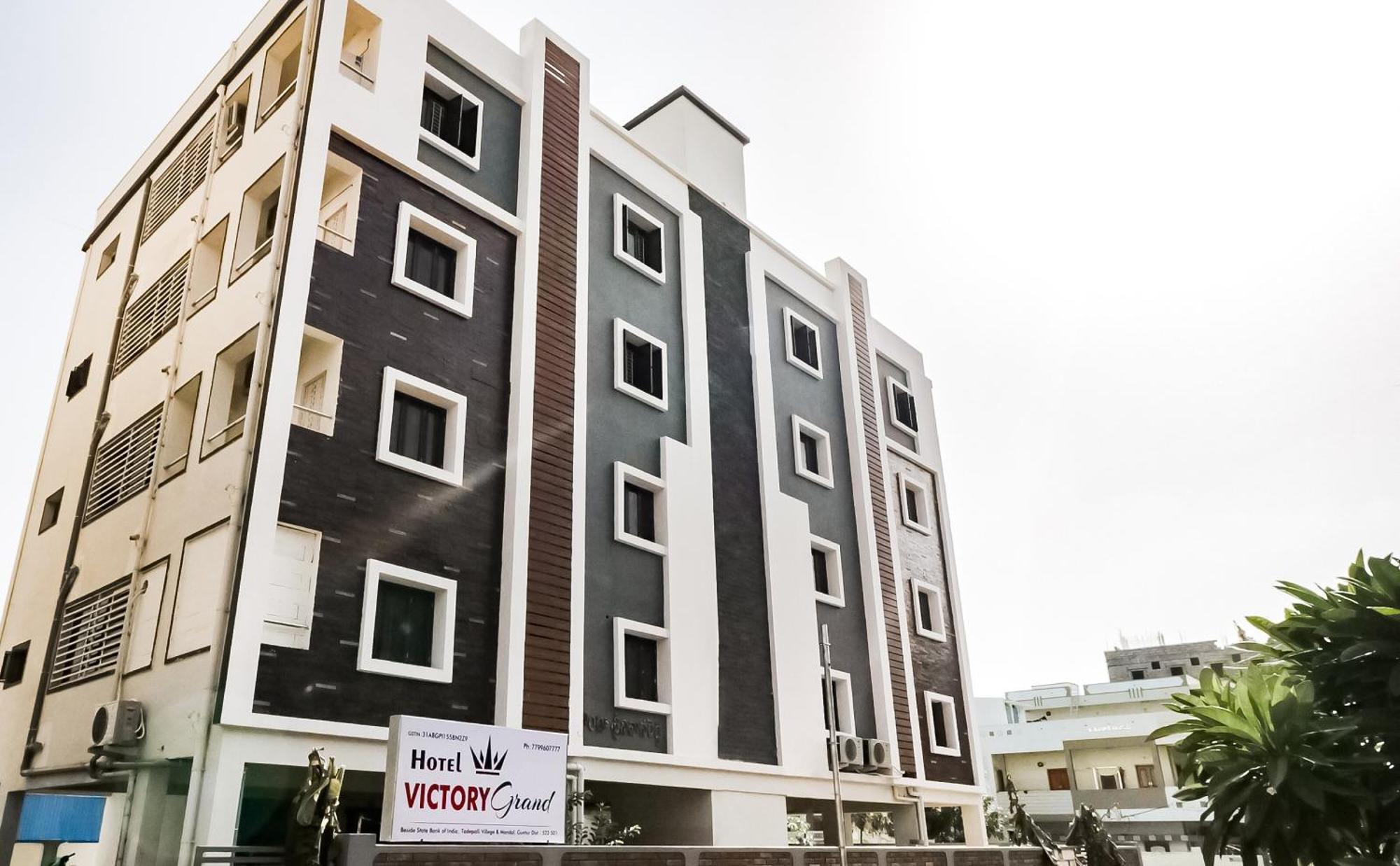 Oyo Victory Grand Hotel Tadepalle Ngoại thất bức ảnh